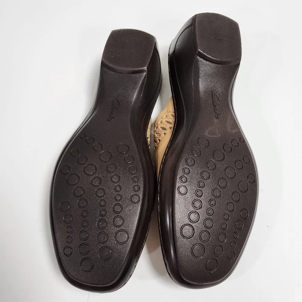 Clarks laser-cut tan leather slip-on mules womens size 9 - Picture 10 of 14